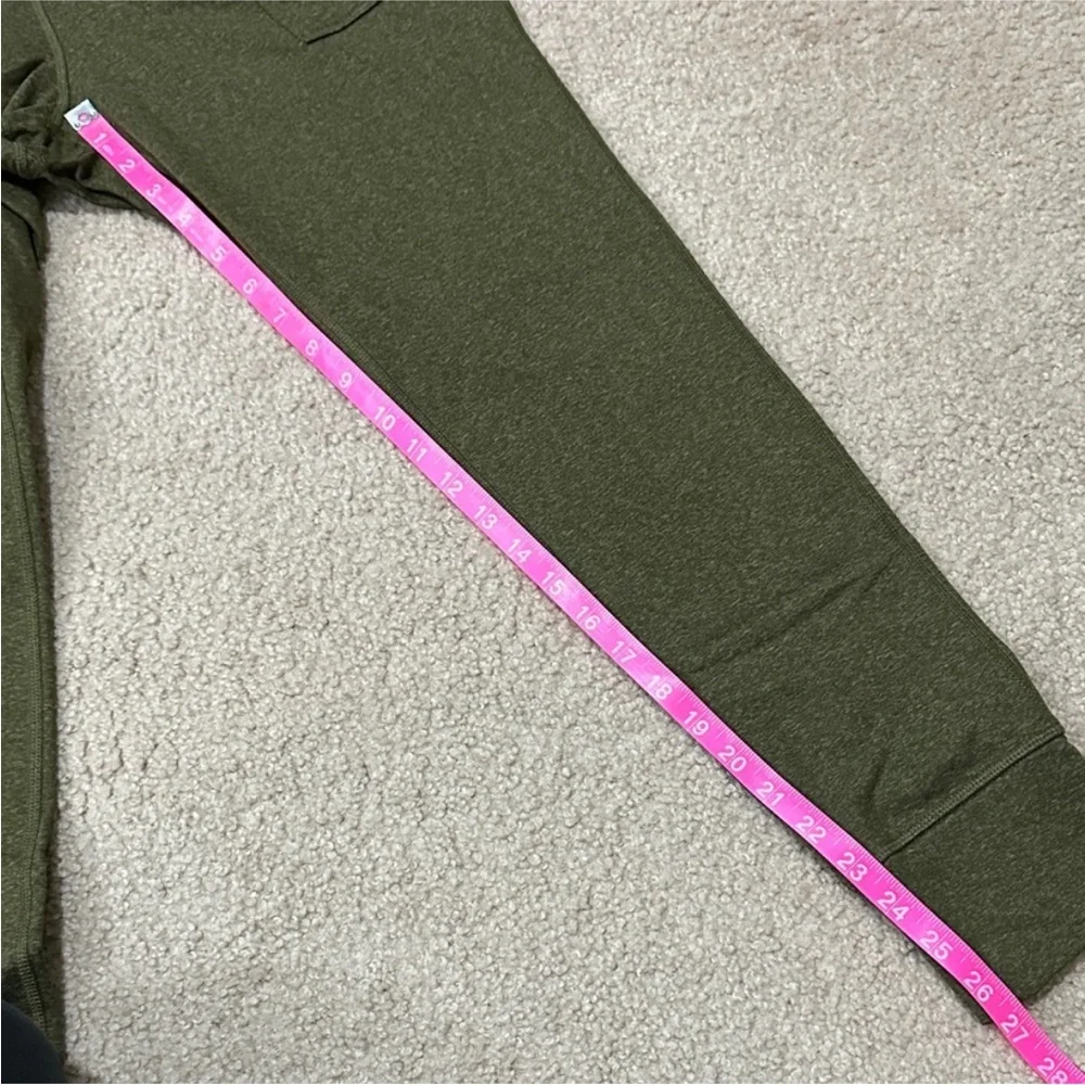 Old Navy Active CozeCore High-Rise
Green Leggings - Picture 6 of 12